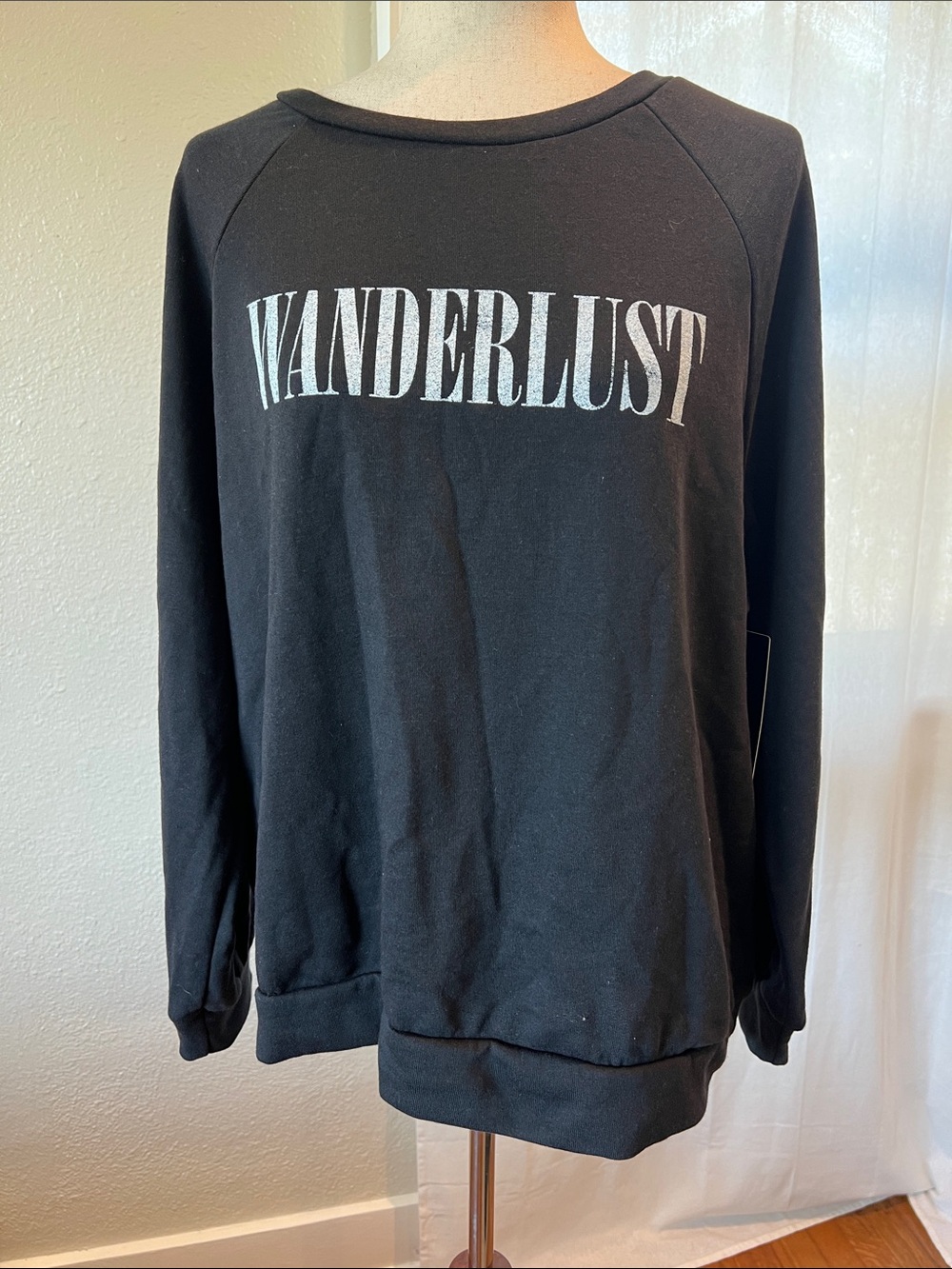 Korye “WANDERLUST” Black Graphic Crewneck Sweatshirt. Size 1XL. NWT
